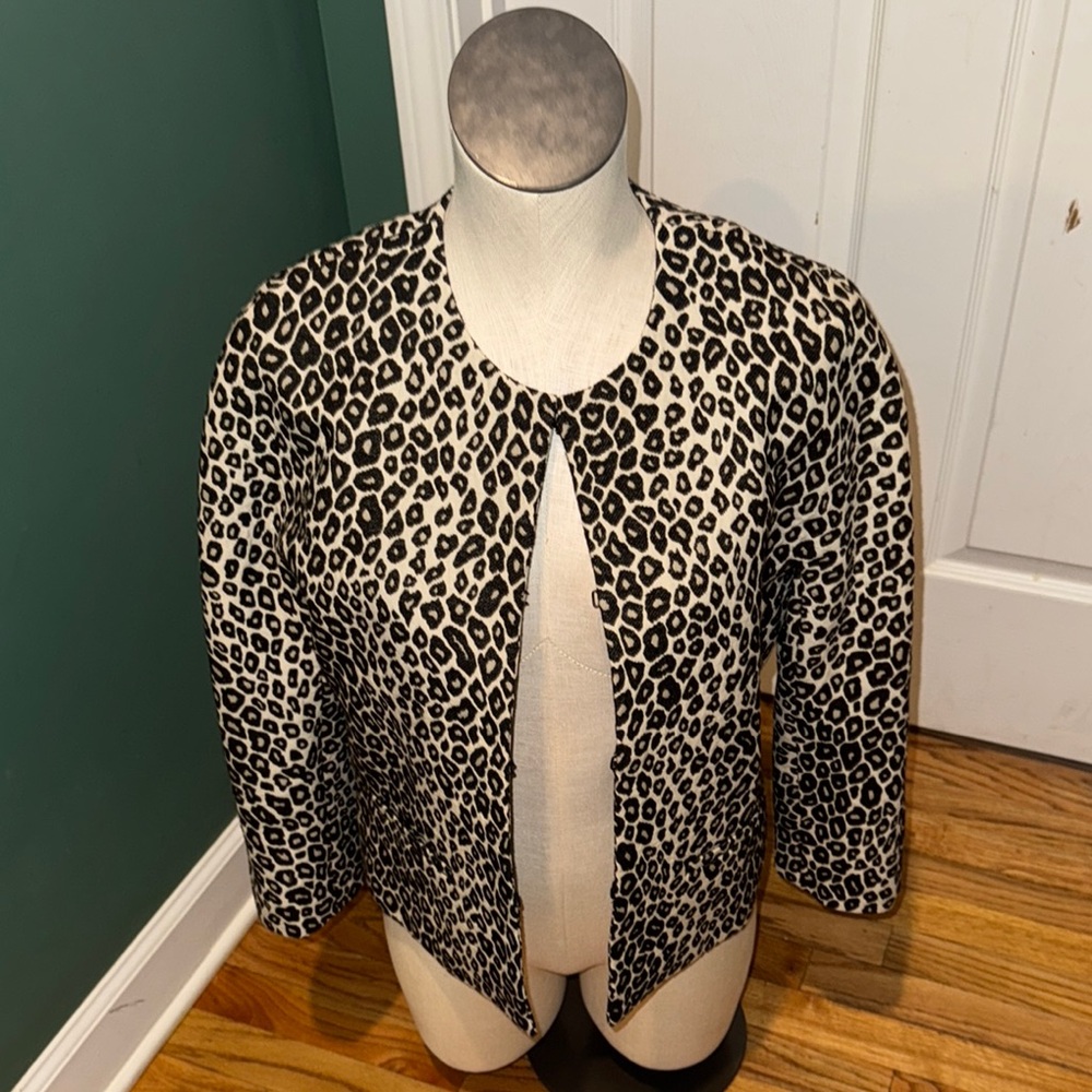 Ann Taylor Black and White Leopard Print open blazer. Size‎ Small - Picture 4 of 9